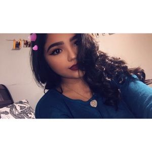 Meet your Posher, Aleydi